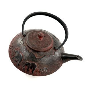 Elephant tea pot